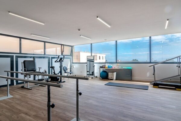 Sala de rehabilitación y fisioterapia en Clínica Arnao en Telde